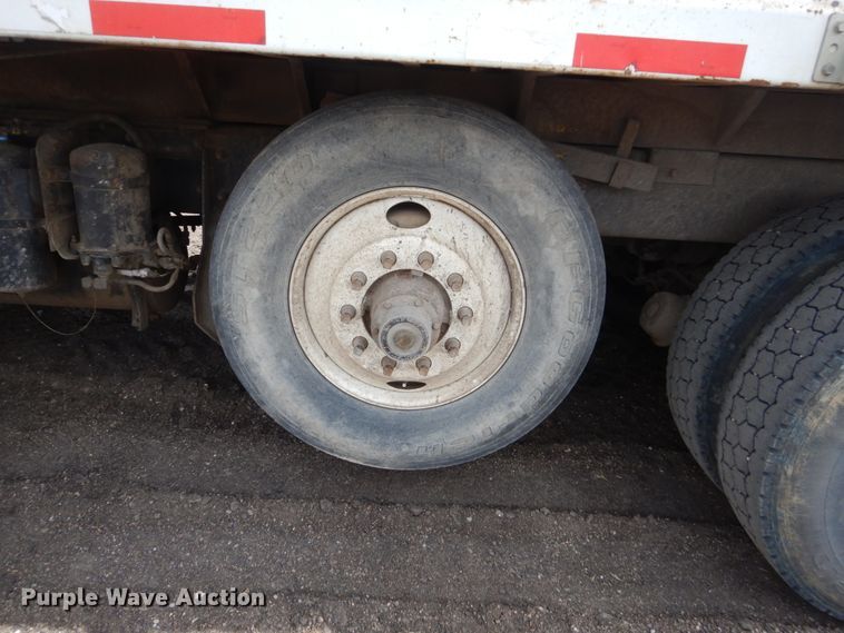 image for item HE9620 1995 Mack RD688S  dump truck