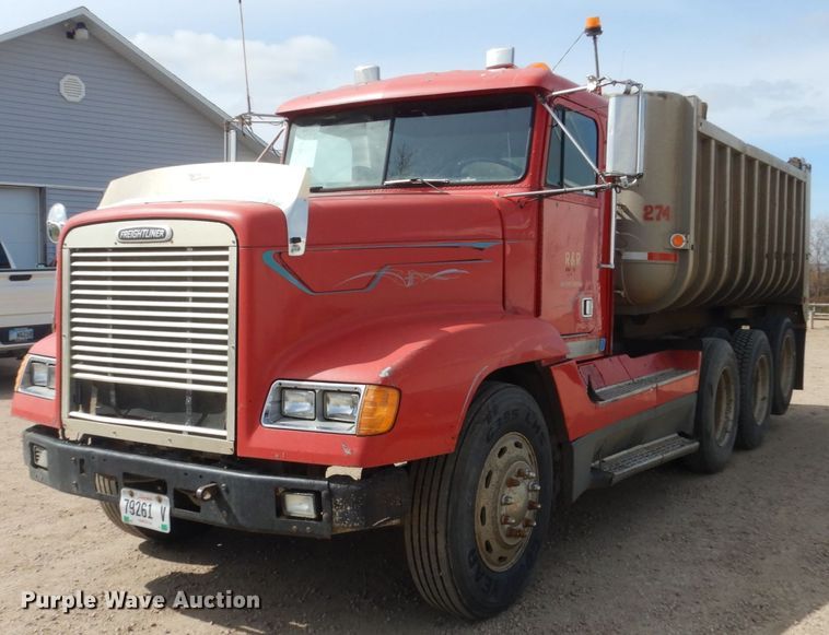 image for item HE9635 2000 Freightliner FLD120  dump truck