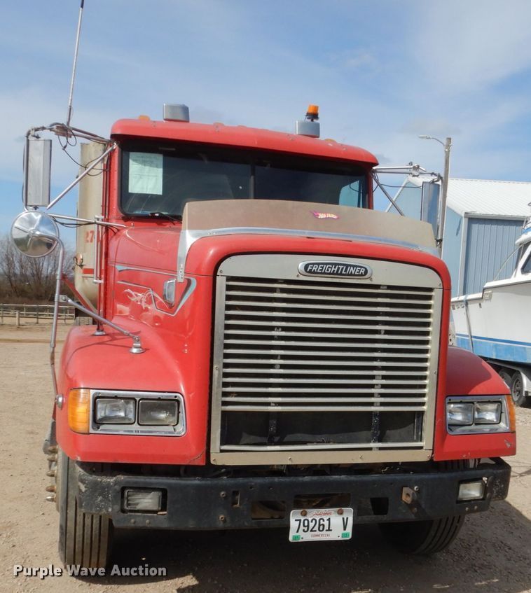 image for item HE9635 2000 Freightliner FLD120  dump truck