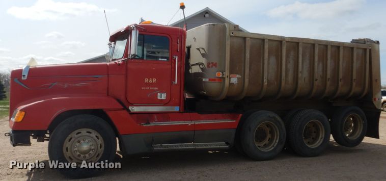 image for item HE9635 2000 Freightliner FLD120  dump truck