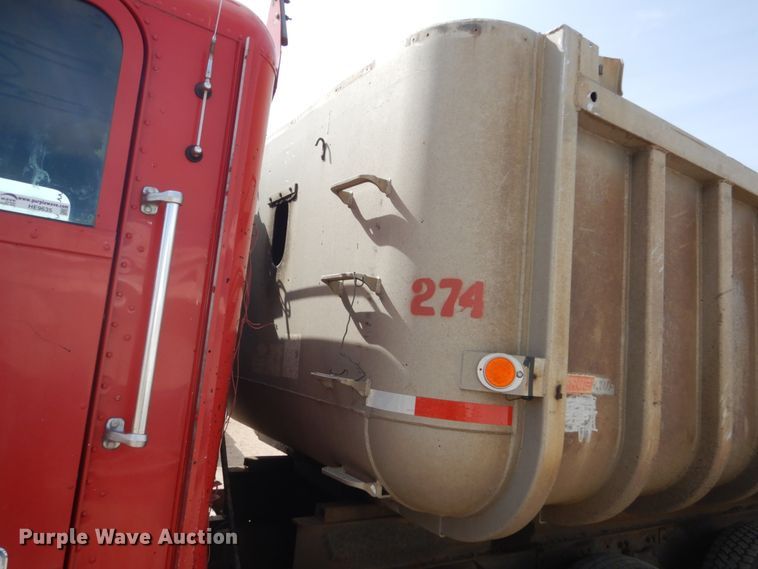 image for item HE9635 2000 Freightliner FLD120  dump truck