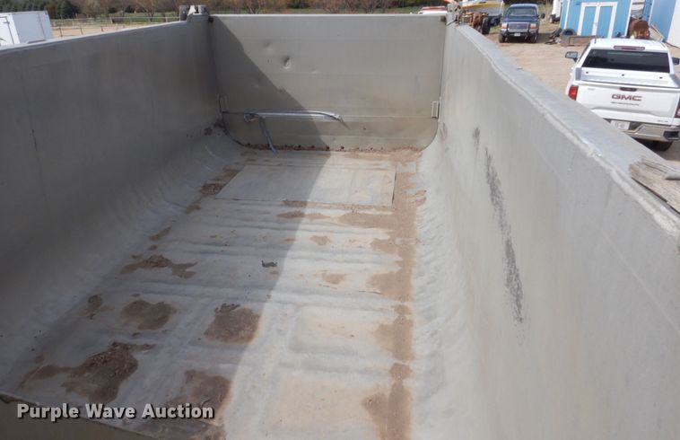 image for item HE9635 2000 Freightliner FLD120  dump truck