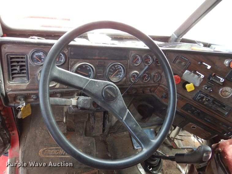 image for item HE9635 2000 Freightliner FLD120  dump truck