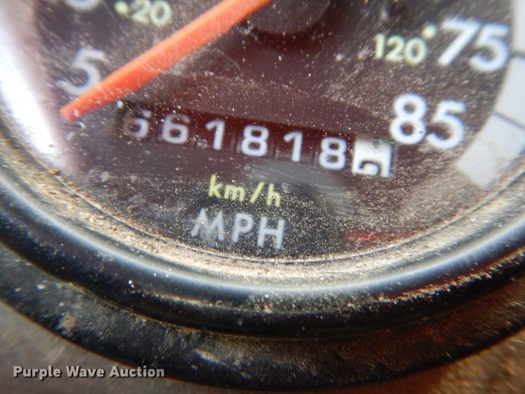 image for item HE9635 2000 Freightliner FLD120  dump truck