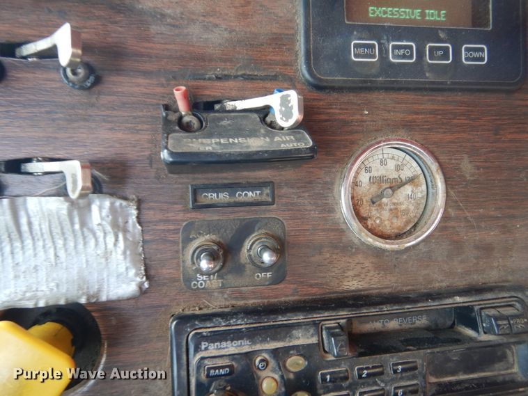 image for item HE9635 2000 Freightliner FLD120  dump truck