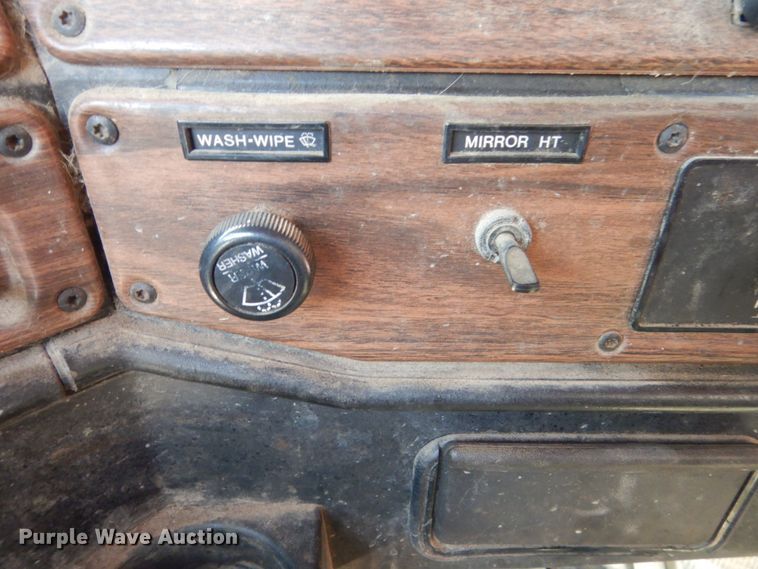 image for item HE9635 2000 Freightliner FLD120  dump truck