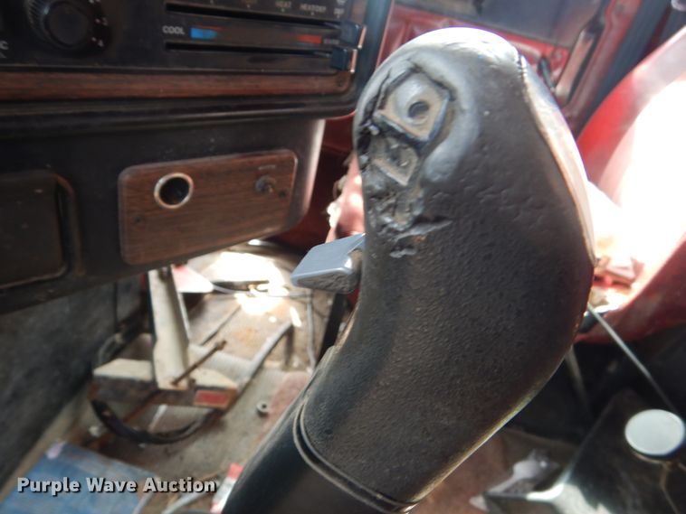 image for item HE9635 2000 Freightliner FLD120  dump truck