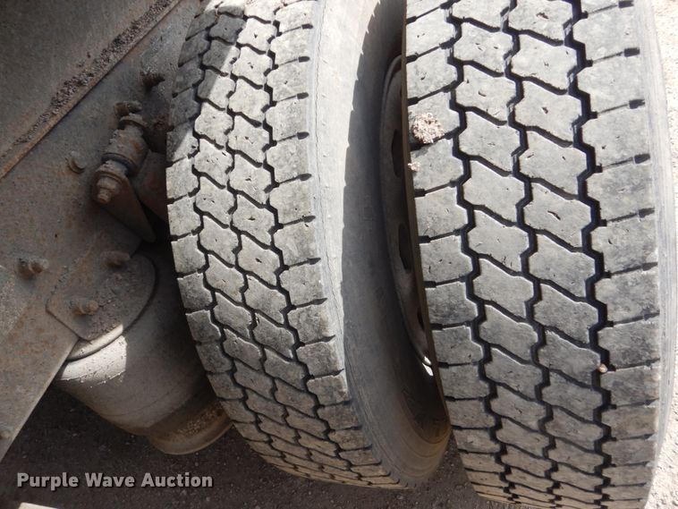 image for item HE9635 2000 Freightliner FLD120  dump truck