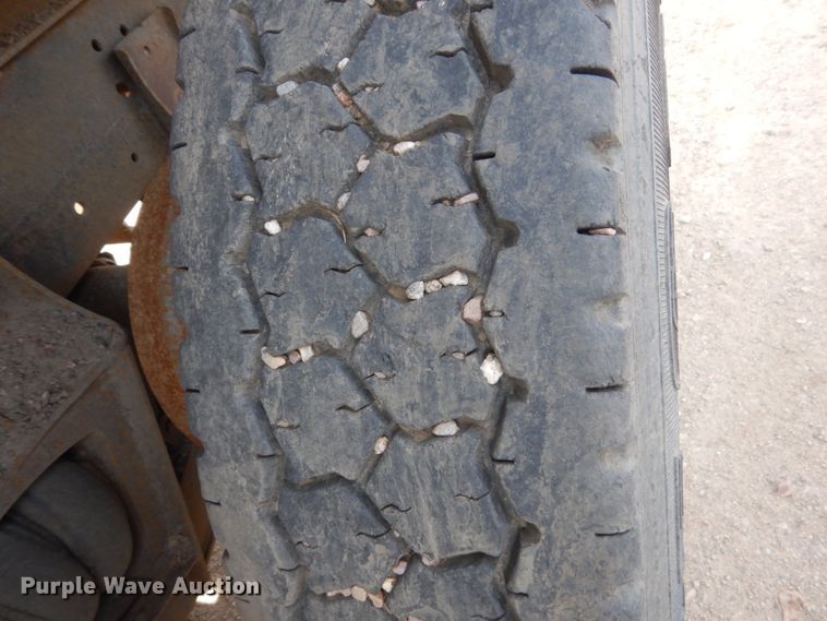 image for item HE9635 2000 Freightliner FLD120  dump truck