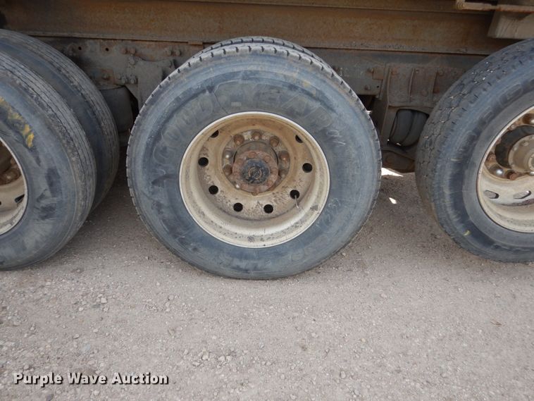 image for item HE9635 2000 Freightliner FLD120  dump truck