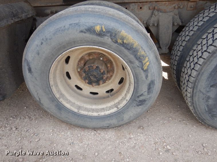 image for item HE9635 2000 Freightliner FLD120  dump truck