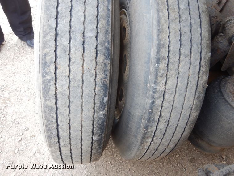 image for item HE9635 2000 Freightliner FLD120  dump truck