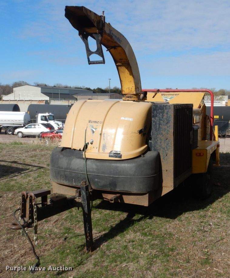 image for item HE9639 Vermeer BC1500  wood chipper