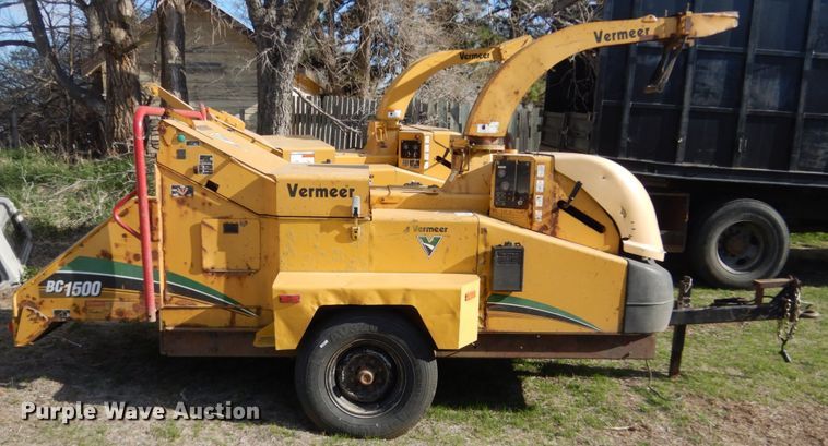 image for item HE9639 Vermeer BC1500  wood chipper