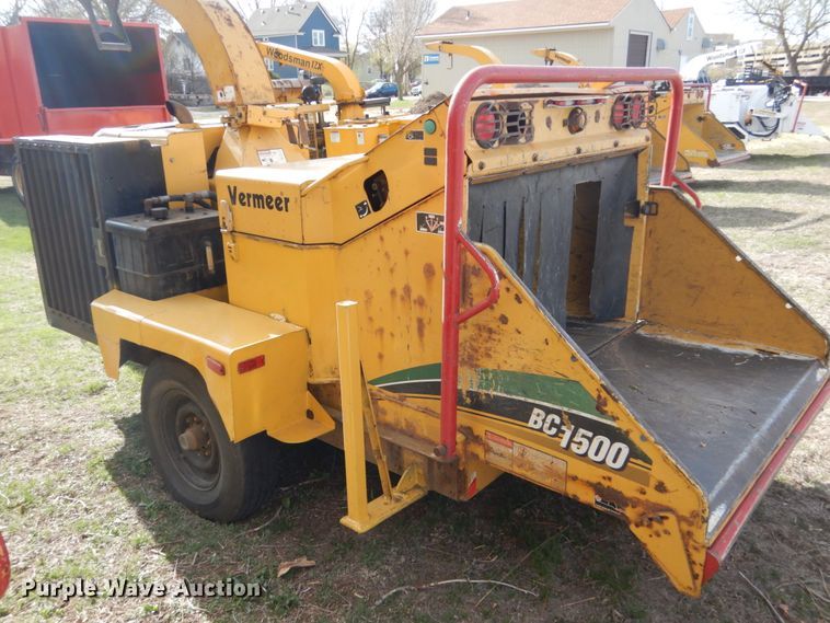 image for item HE9639 Vermeer BC1500  wood chipper
