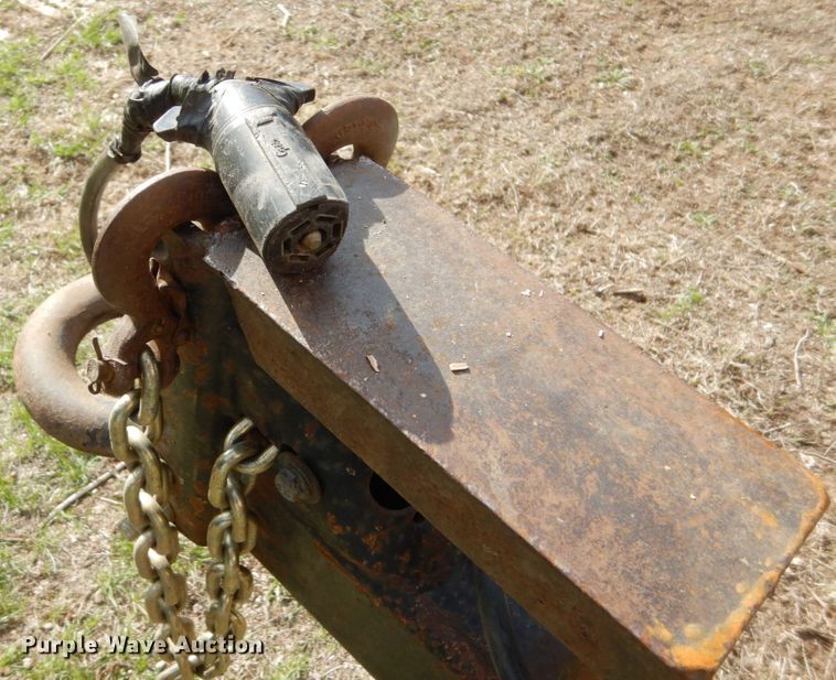 image for item HE9639 Vermeer BC1500  wood chipper