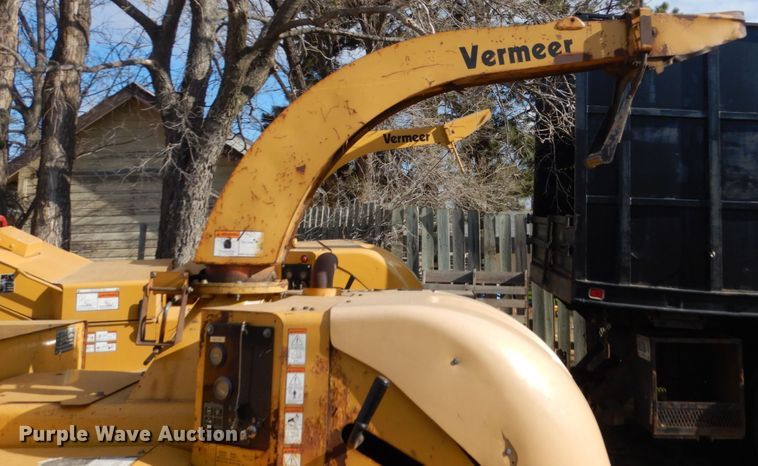 image for item HE9639 Vermeer BC1500  wood chipper
