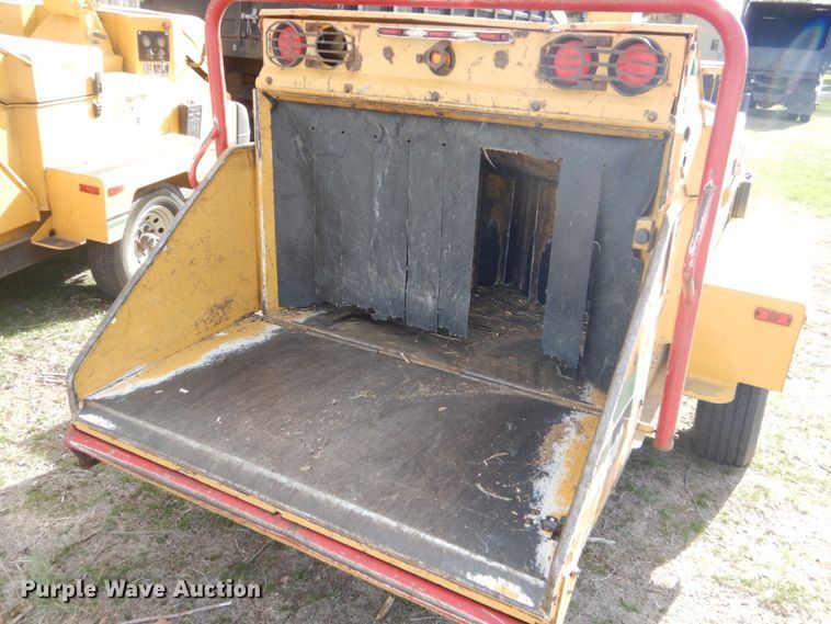 image for item HE9639 Vermeer BC1500  wood chipper