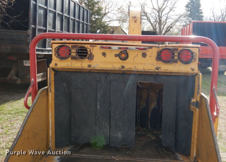 image for item HE9639 Vermeer BC1500  wood chipper