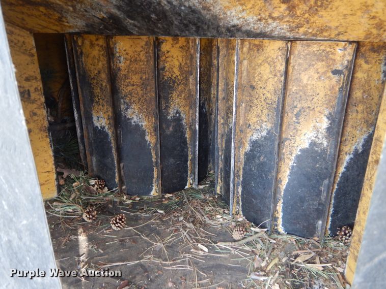 image for item HE9639 Vermeer BC1500  wood chipper