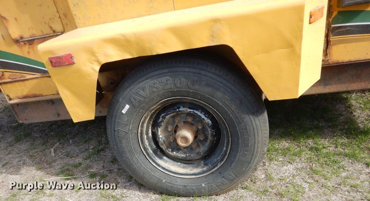 image for item HE9639 Vermeer BC1500  wood chipper