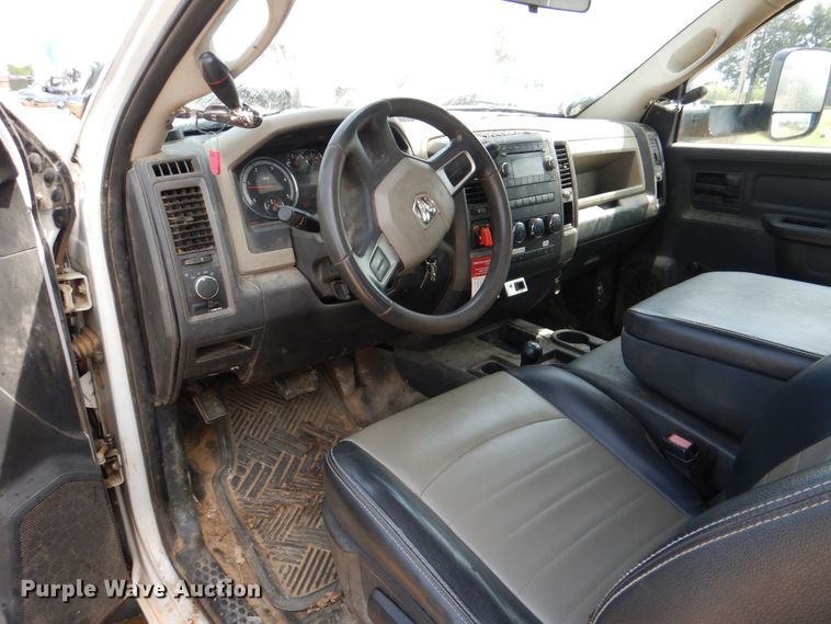 image for item HL9399 2011 Dodge Ram 5500  bucket truck