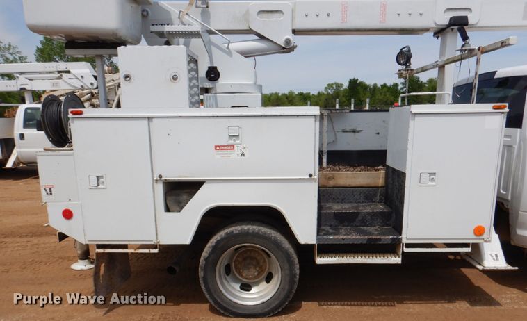 image for item HL9399 2011 Dodge Ram 5500  bucket truck