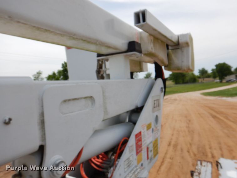 image for item HL9399 2011 Dodge Ram 5500  bucket truck