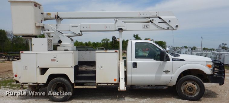 image for item HL9402 2013 Ford F550  bucket truck