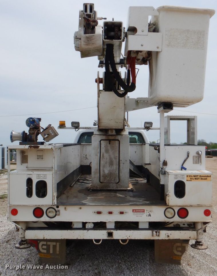 image for item HL9402 2013 Ford F550  bucket truck