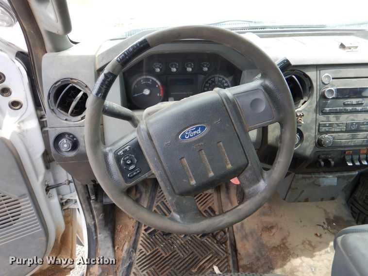 image for item HL9402 2013 Ford F550  bucket truck