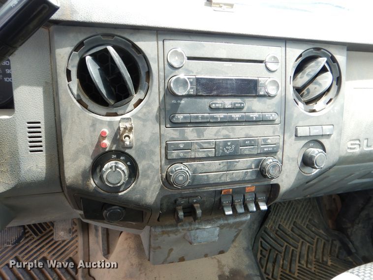 image for item HL9402 2013 Ford F550  bucket truck