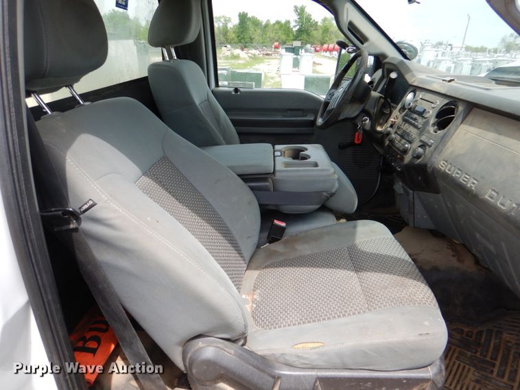 image for item HL9402 2013 Ford F550  bucket truck