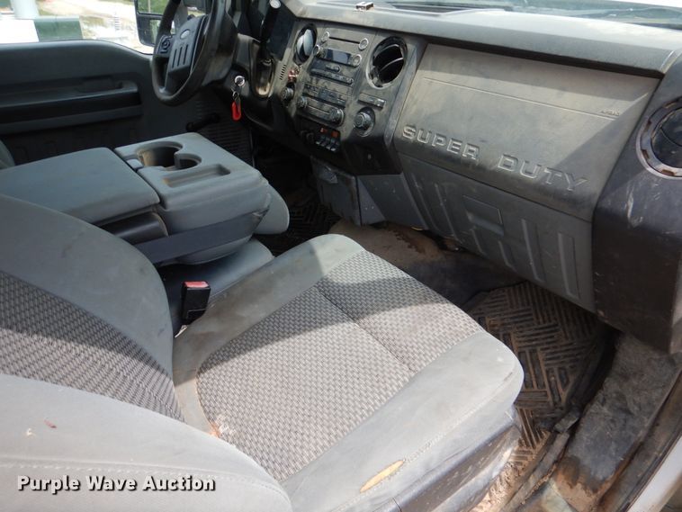 image for item HL9402 2013 Ford F550  bucket truck