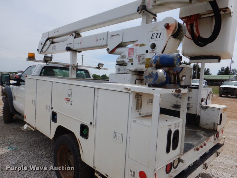 image for item HL9402 2013 Ford F550  bucket truck