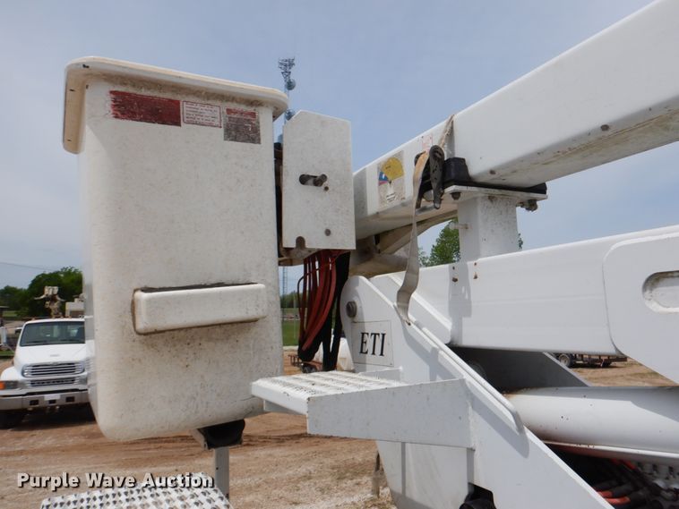 image for item HL9402 2013 Ford F550  bucket truck