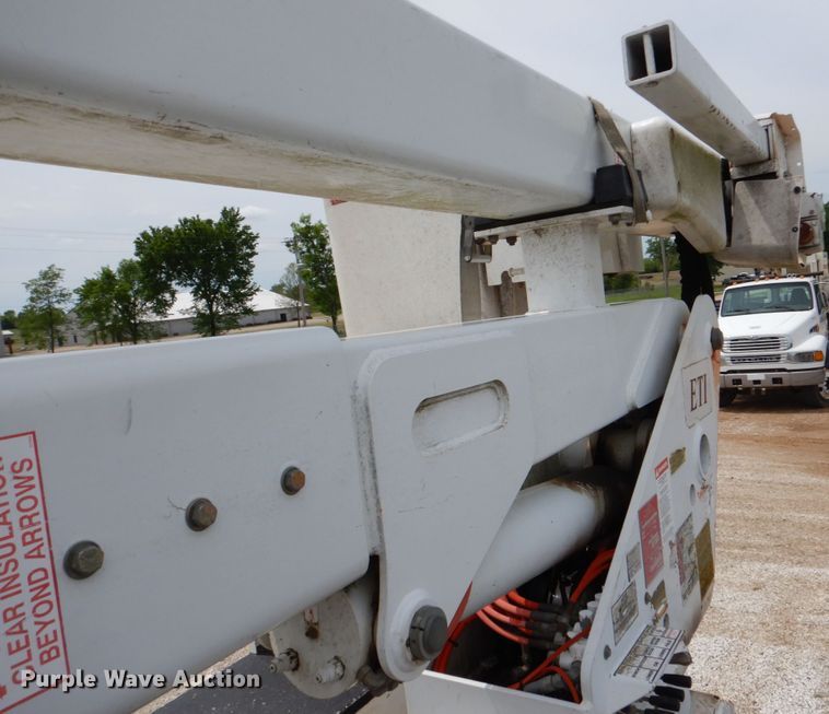 image for item HL9402 2013 Ford F550  bucket truck