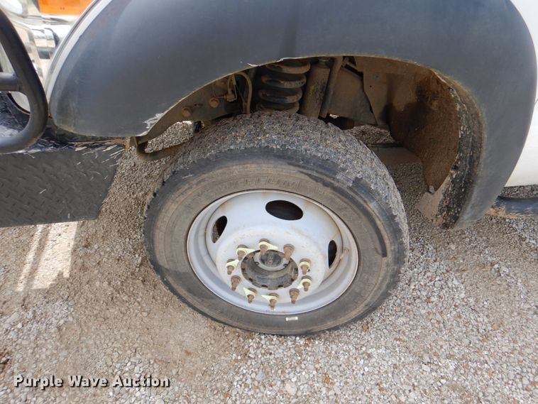 image for item HL9402 2013 Ford F550  bucket truck