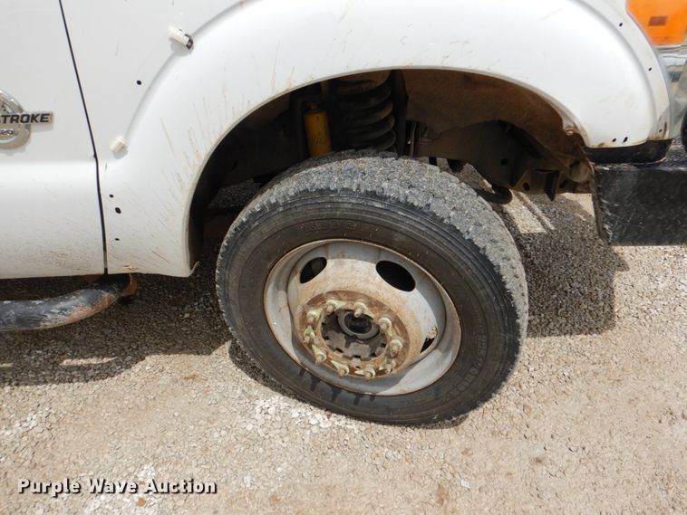 image for item HL9402 2013 Ford F550  bucket truck