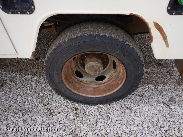 image for item HL9402 2013 Ford F550  bucket truck