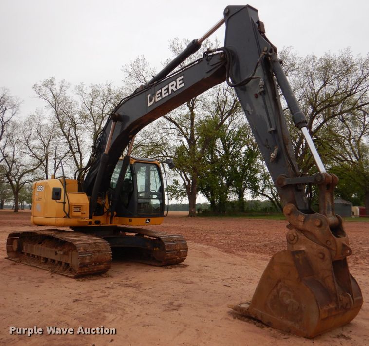 image for item HL9428 2011 John Deere 225D LC  excavator