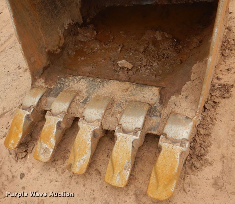 image for item HL9428 2011 John Deere 225D LC  excavator