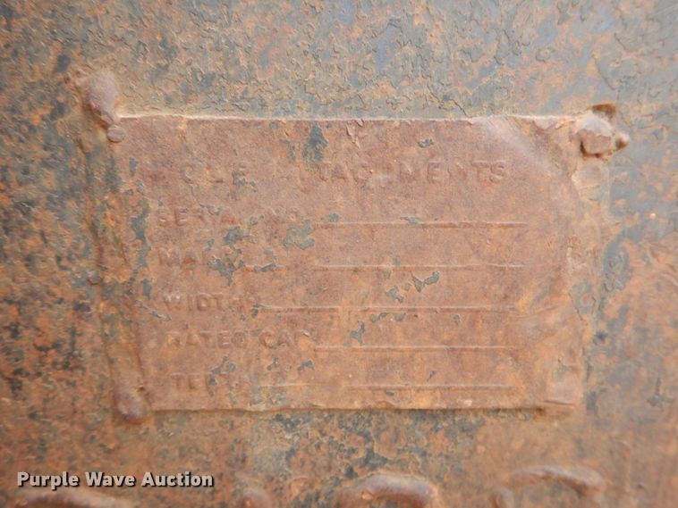 image for item HL9428 2011 John Deere 225D LC  excavator