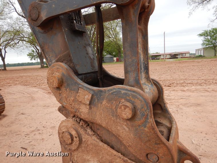 image for item HL9428 2011 John Deere 225D LC  excavator