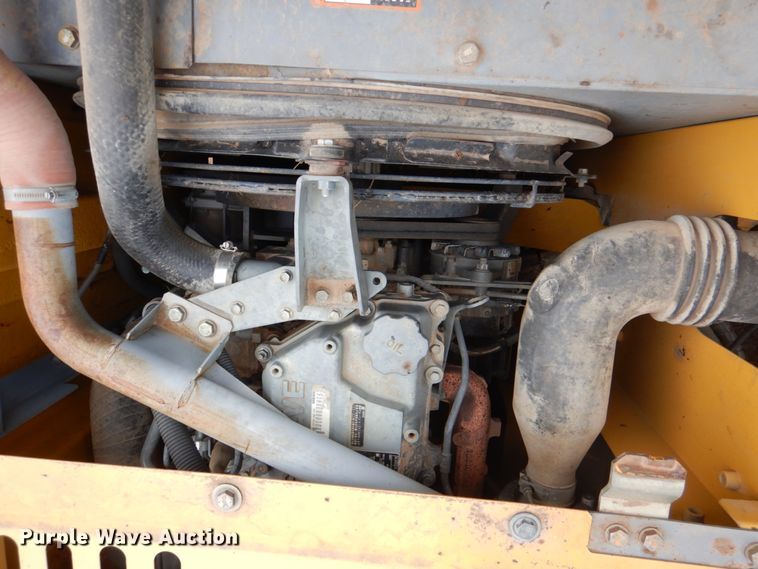 image for item HL9428 2011 John Deere 225D LC  excavator