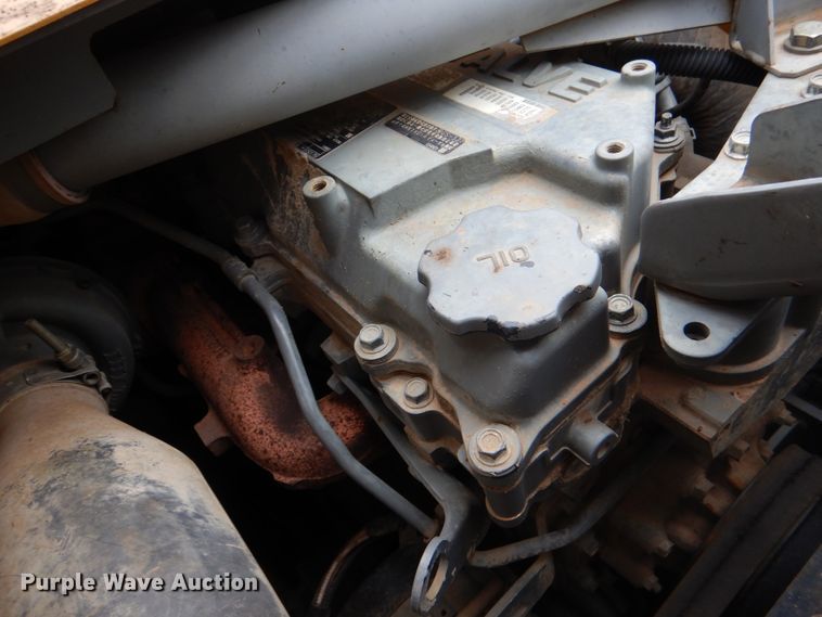 image for item HL9428 2011 John Deere 225D LC  excavator