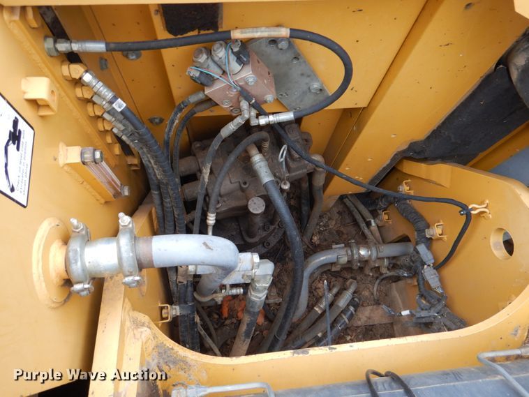 image for item HL9428 2011 John Deere 225D LC  excavator