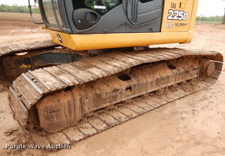image for item HL9428 2011 John Deere 225D LC  excavator
