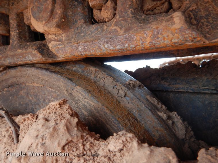 image for item HL9428 2011 John Deere 225D LC  excavator