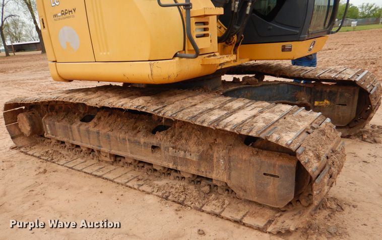 image for item HL9428 2011 John Deere 225D LC  excavator